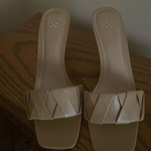 Vince Camuto tan women’s sandle size 11